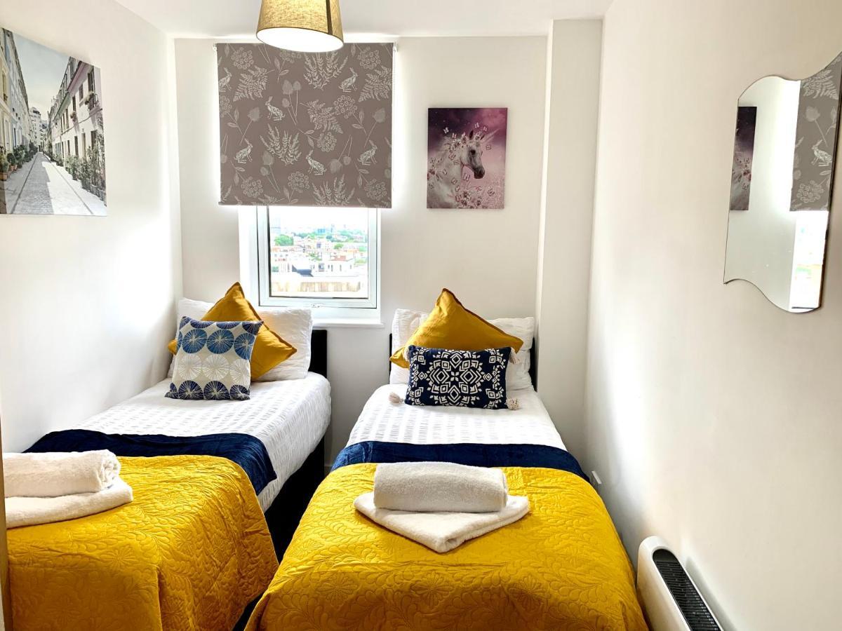 Central London 2 Bedrooms, Seperate Recption, Full Kitchen, Free Parking מראה חיצוני תמונה