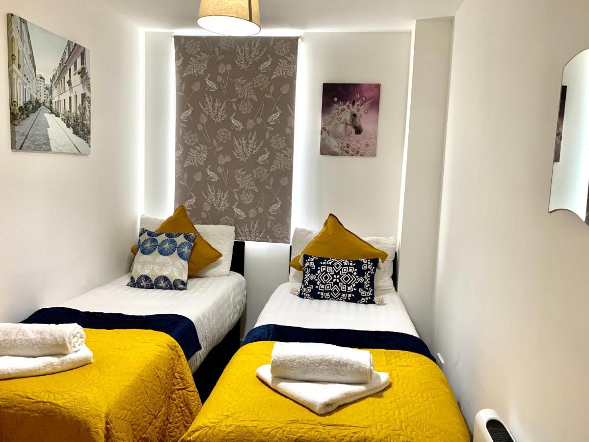 Central London 2 Bedrooms, Seperate Recption, Full Kitchen, Free Parking מראה חיצוני תמונה